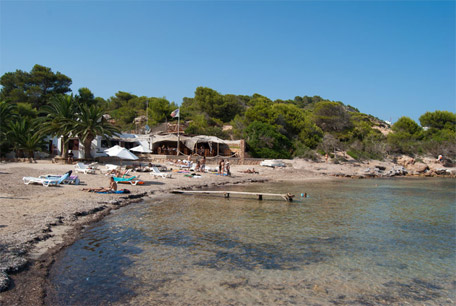 mejor playa ibiza julio