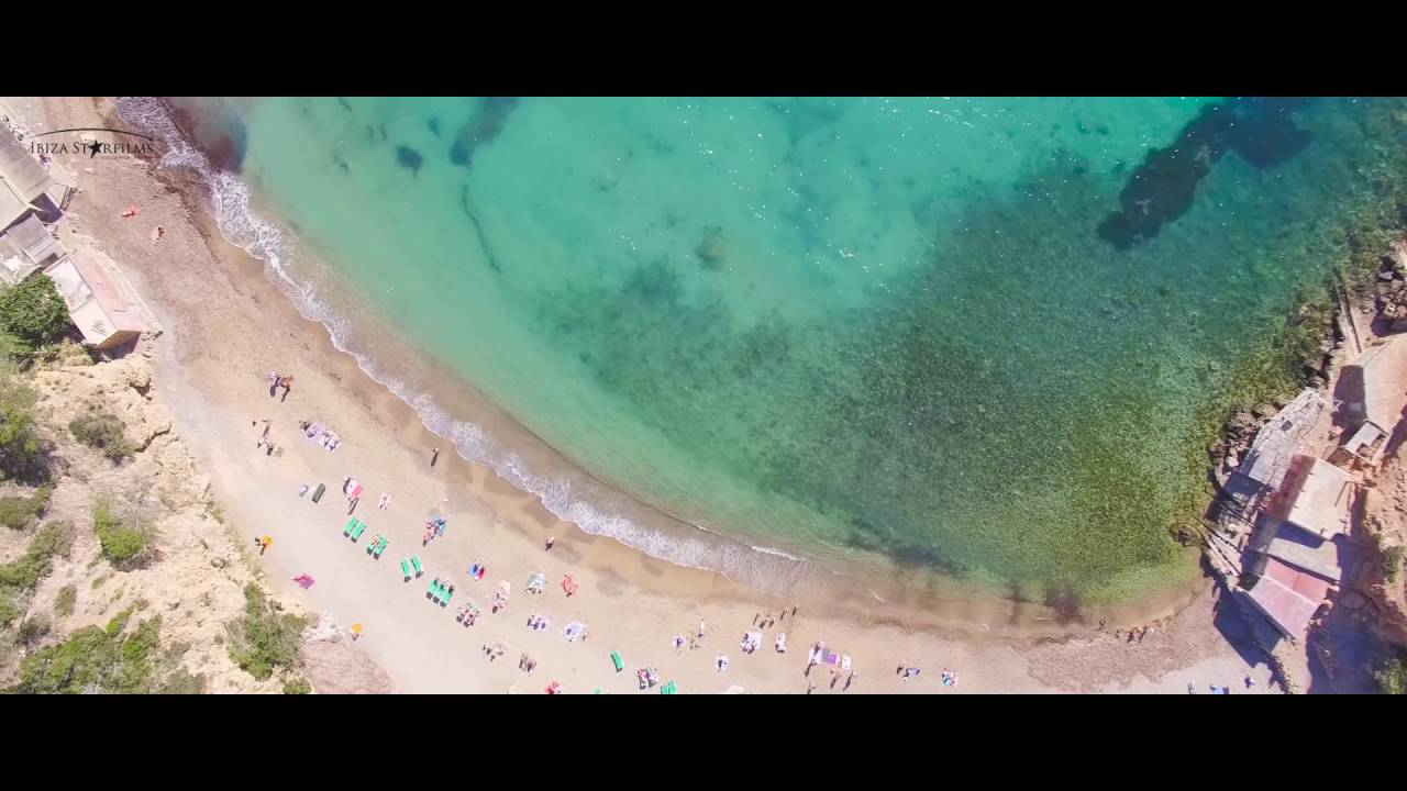 cala benirras a vista de drone